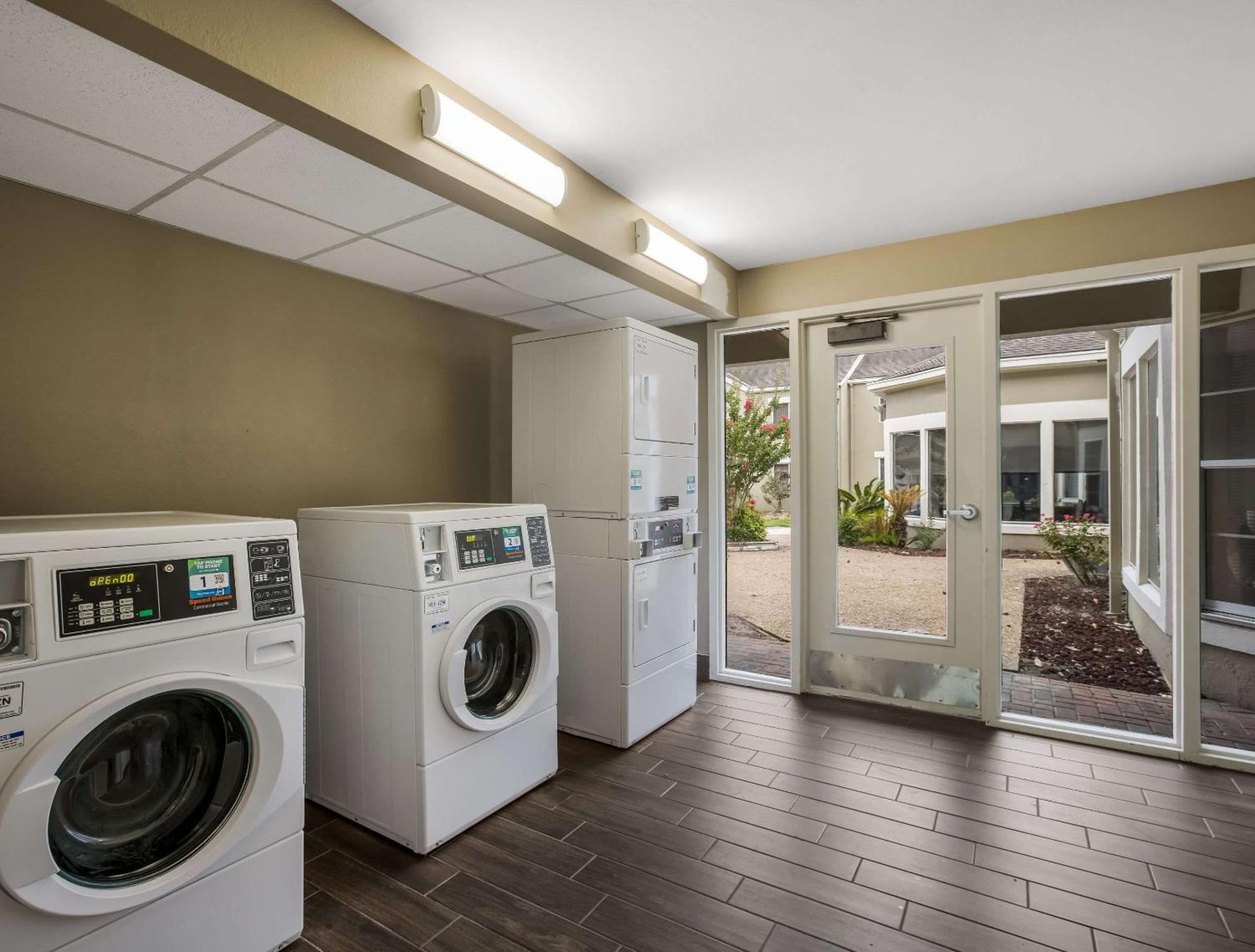 Sleep Inn Savannah Midtown מראה חיצוני תמונה